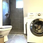 Lovely Two Story Rowhouse Apartman Odense