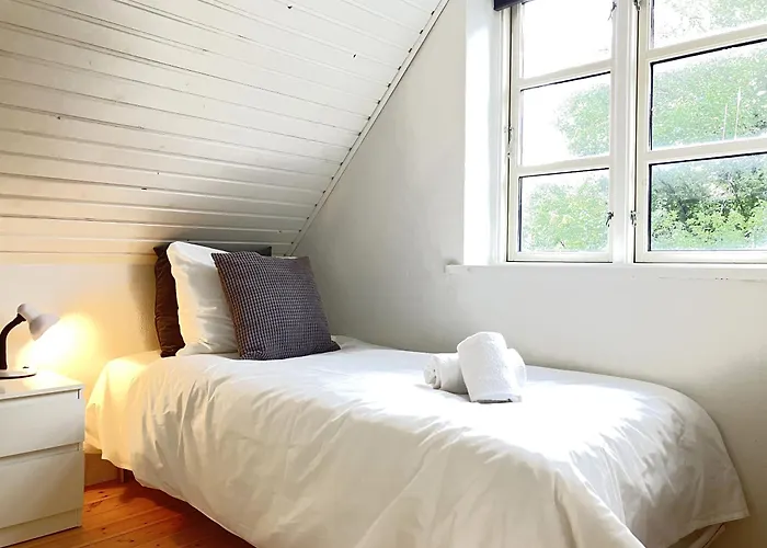 Lovely Two Story Rowhouse * オーデンセ